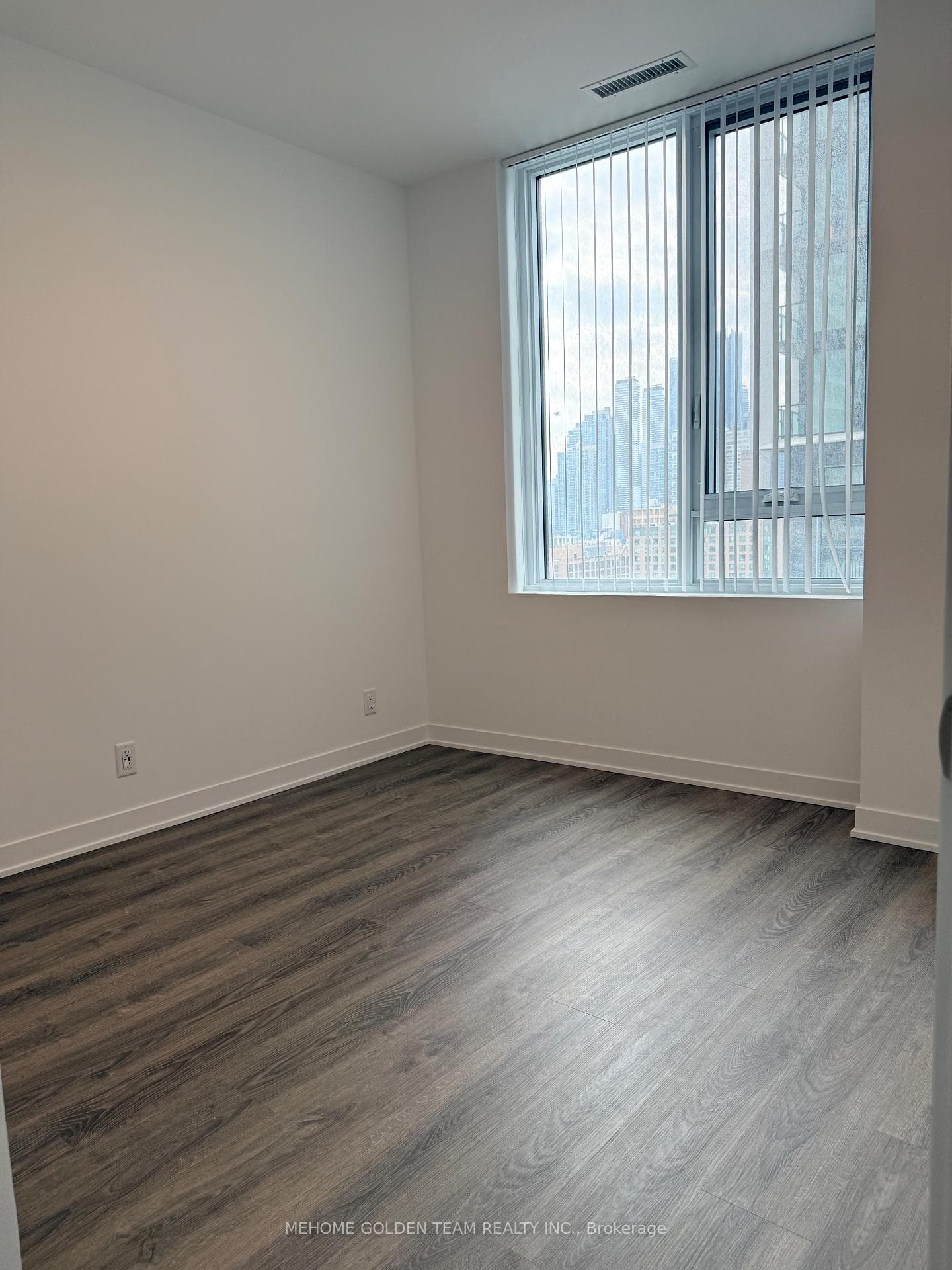 180 Front Street Unit 1016 photo 8