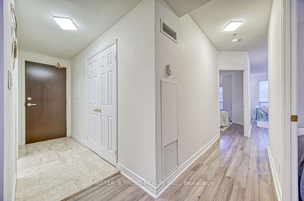 55 Bloor Street Unit 607 photo 13