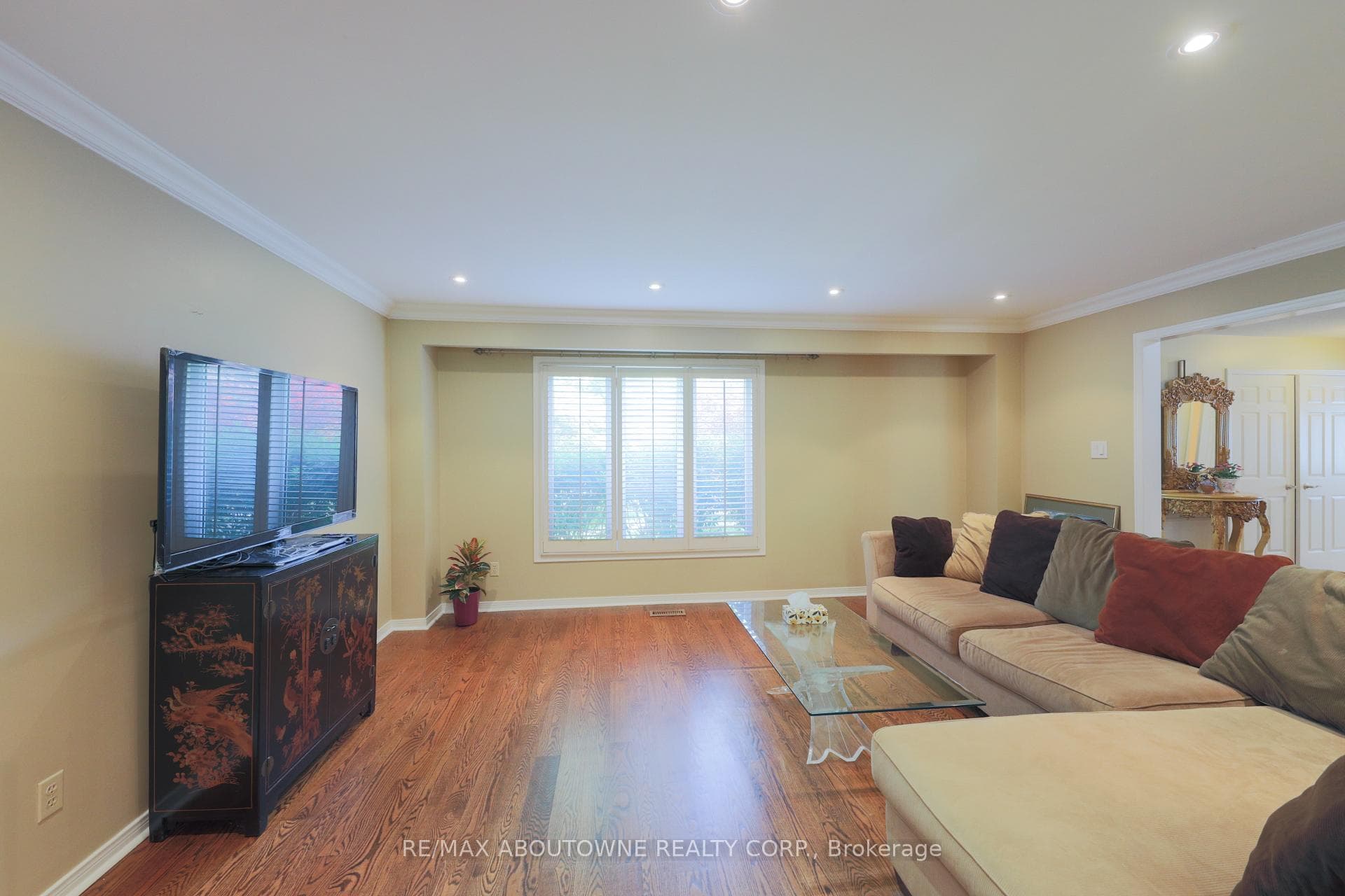 2279 Dunedin Road photo 6