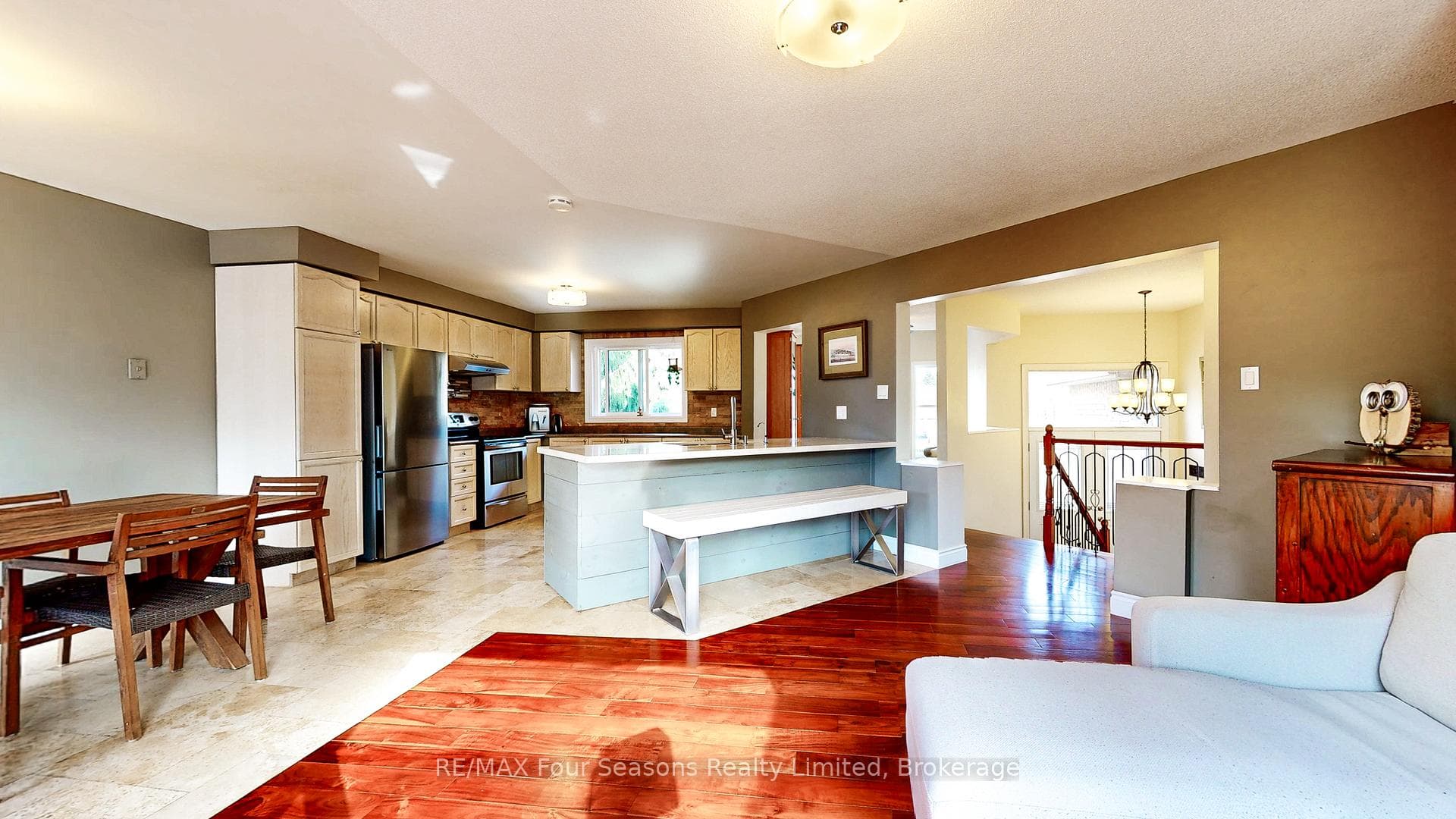 104 Silver Birch Avenue photo 5