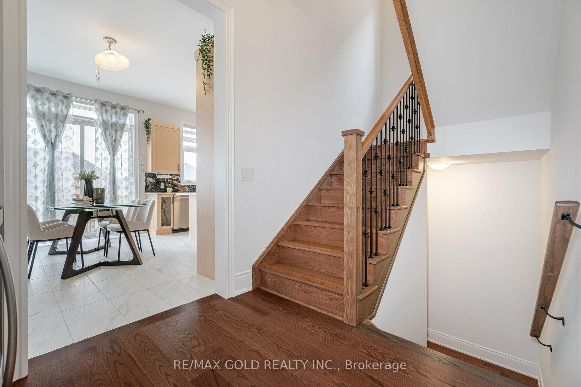 121 Raspberry Ridge Avenue photo 14