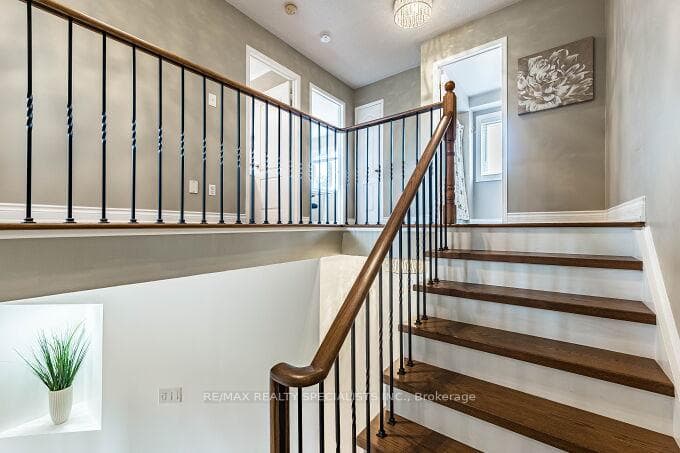 7389 Banffshire Court photo 29