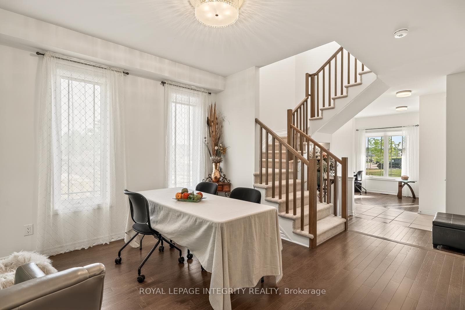 655 PERSIMMON Way photo 18