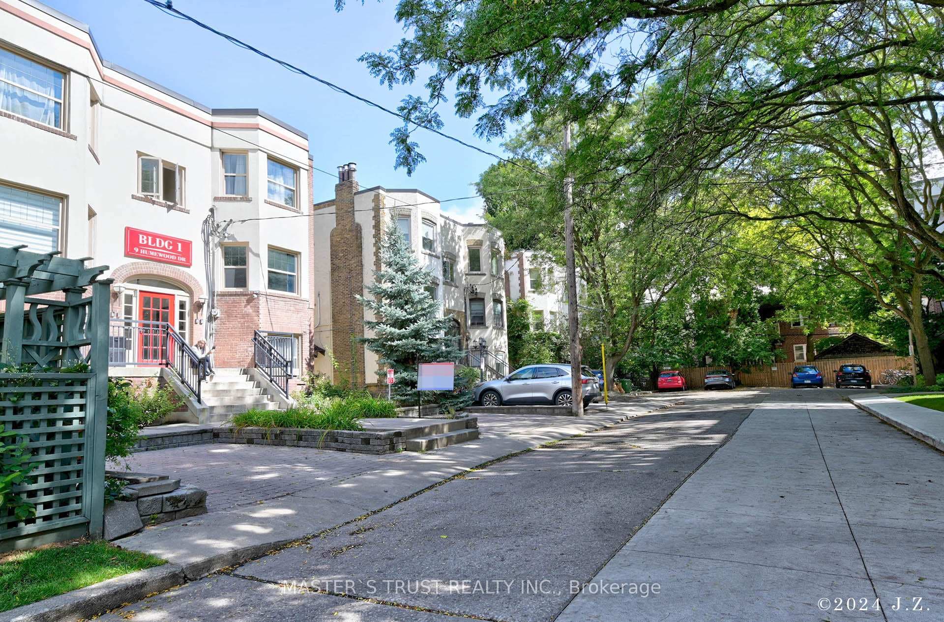 9 Humewood Drive Unit 12 photo 3