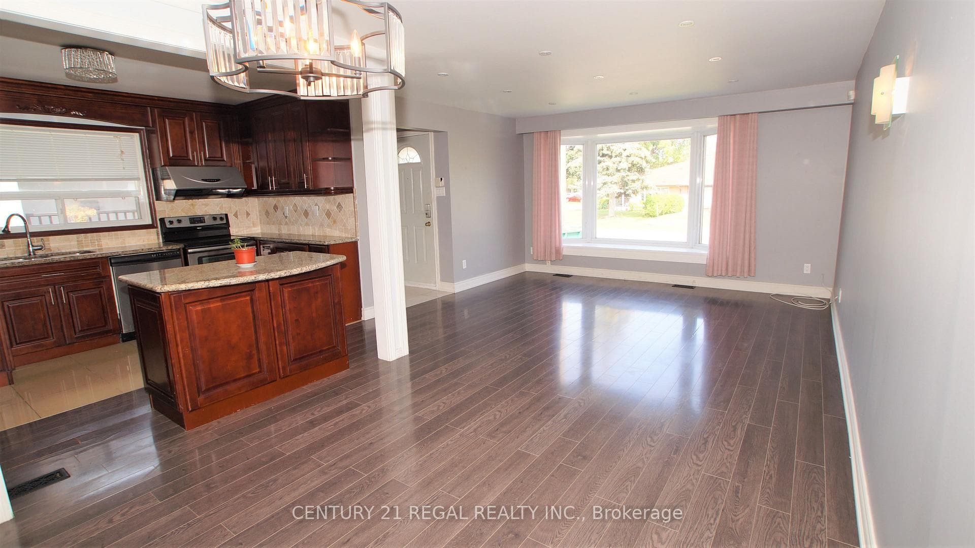 32 Niantic Crescent Unit Main photo 6