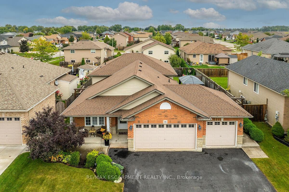 16 Mapleview Drive photo 2