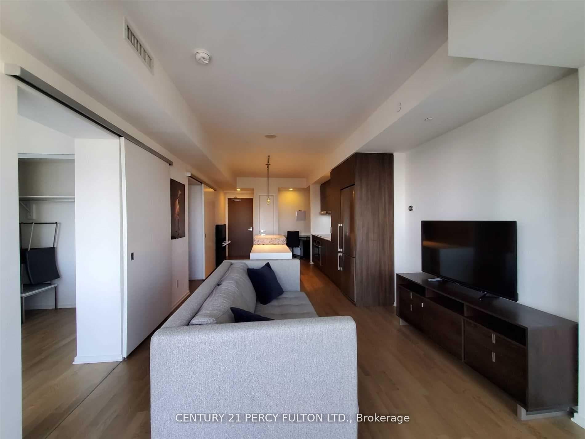 1 Bloor Street Unit 3206 photo 6