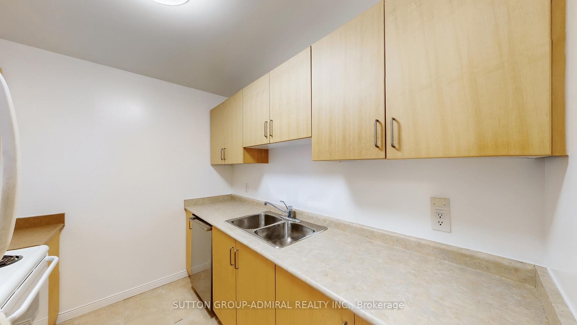 778 Sheppard Avenue Unit 303 photo 20
