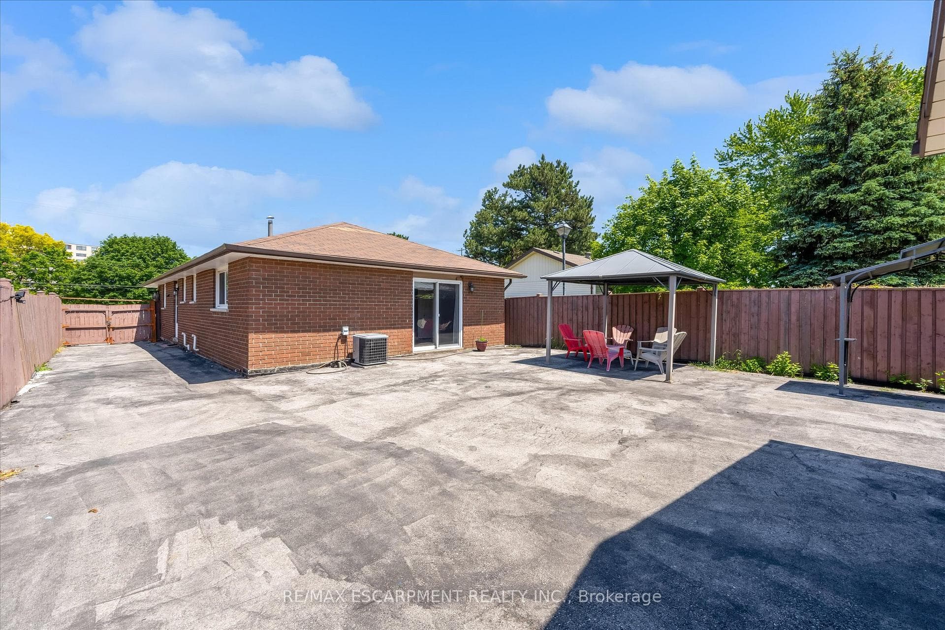 261 LIMERIDGE Road photo 29