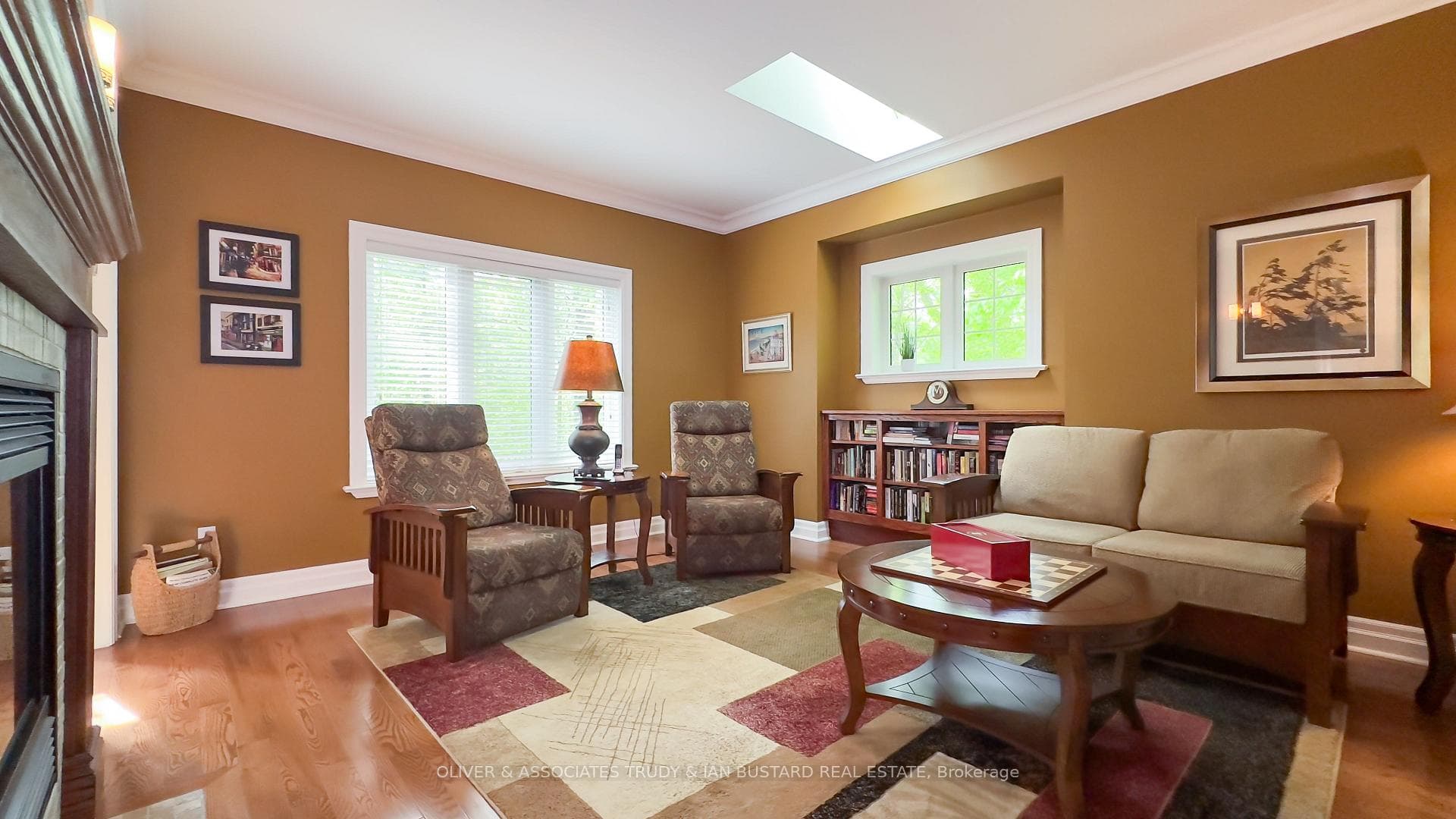 10305 Riverside Drive photo 18