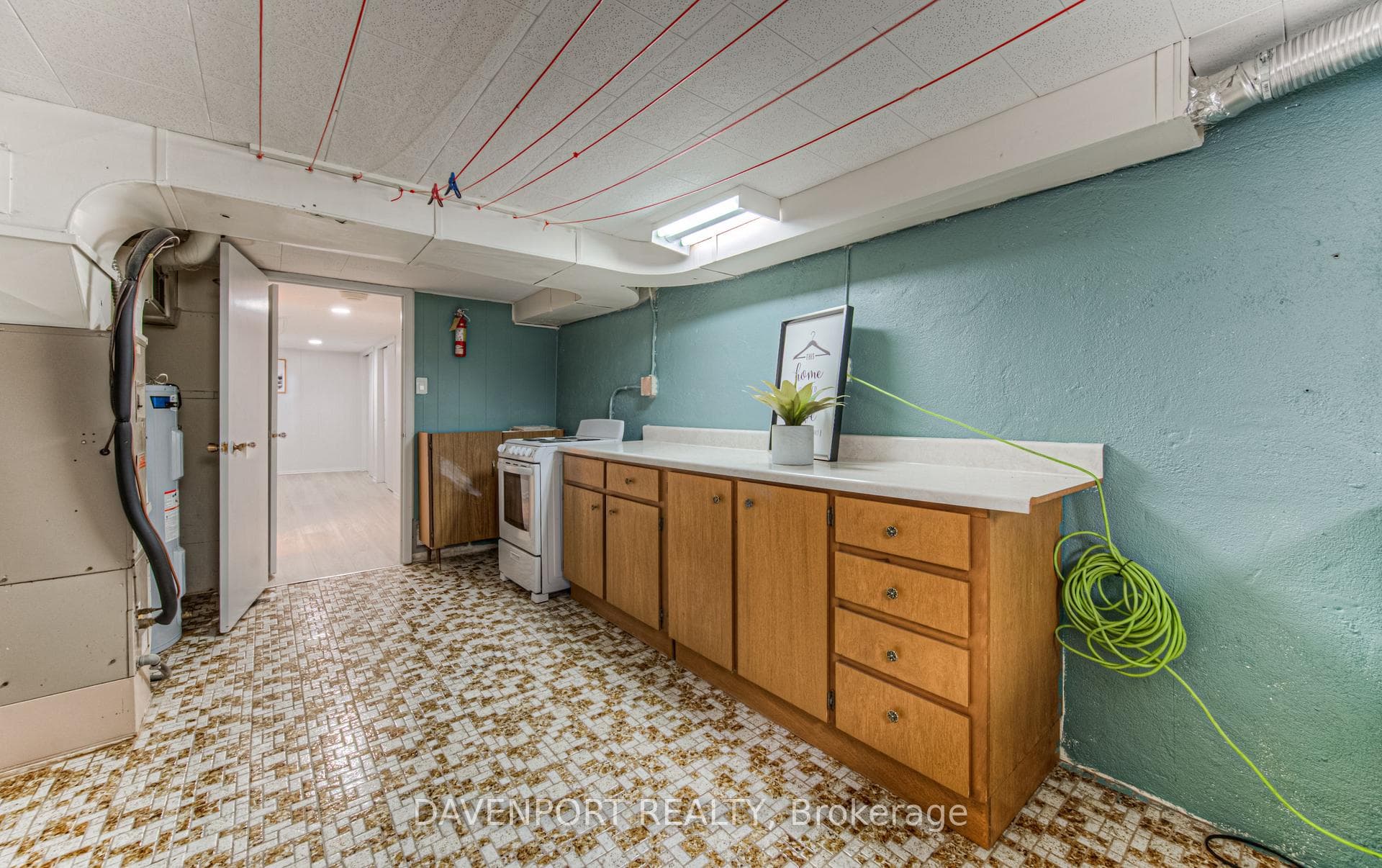 17 Suffolk Avenue photo 30