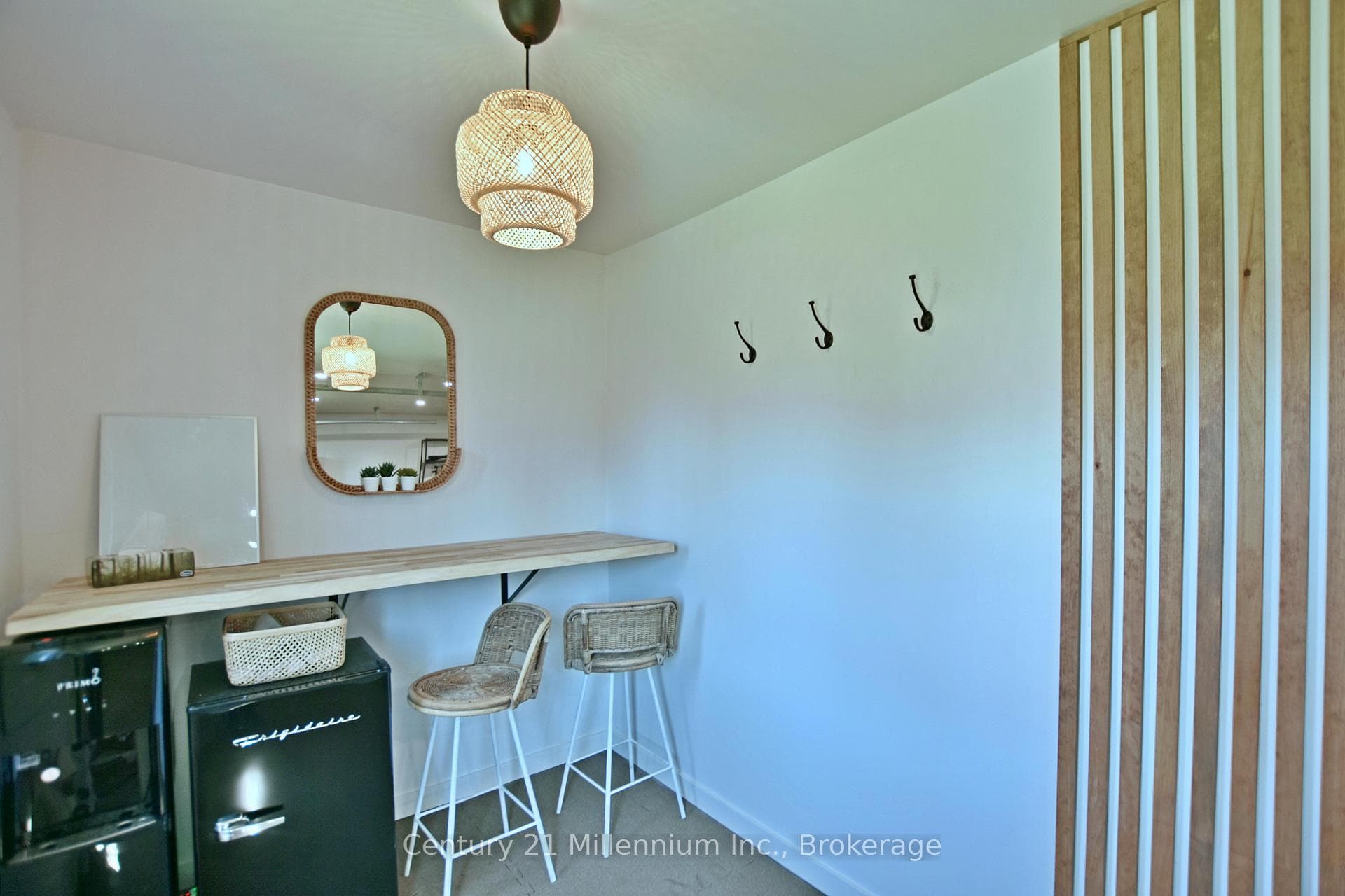 453 Birch Street photo 32