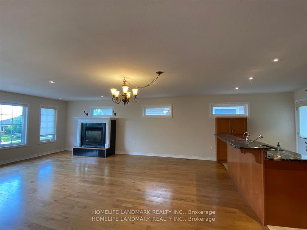 89 Milroy Drive photo 4