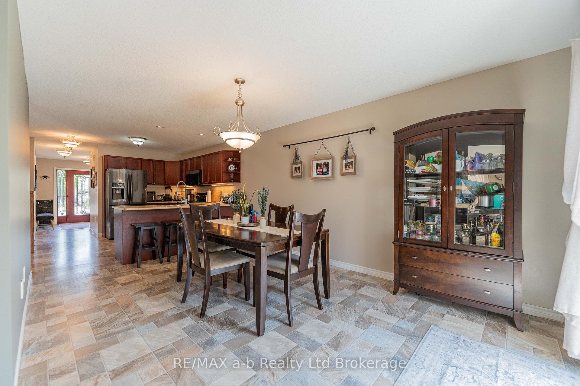 9 Langrell Avenue photo 11