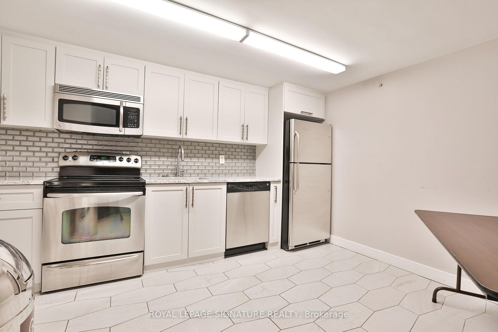 2181 Yonge Street Unit 902 photo 38