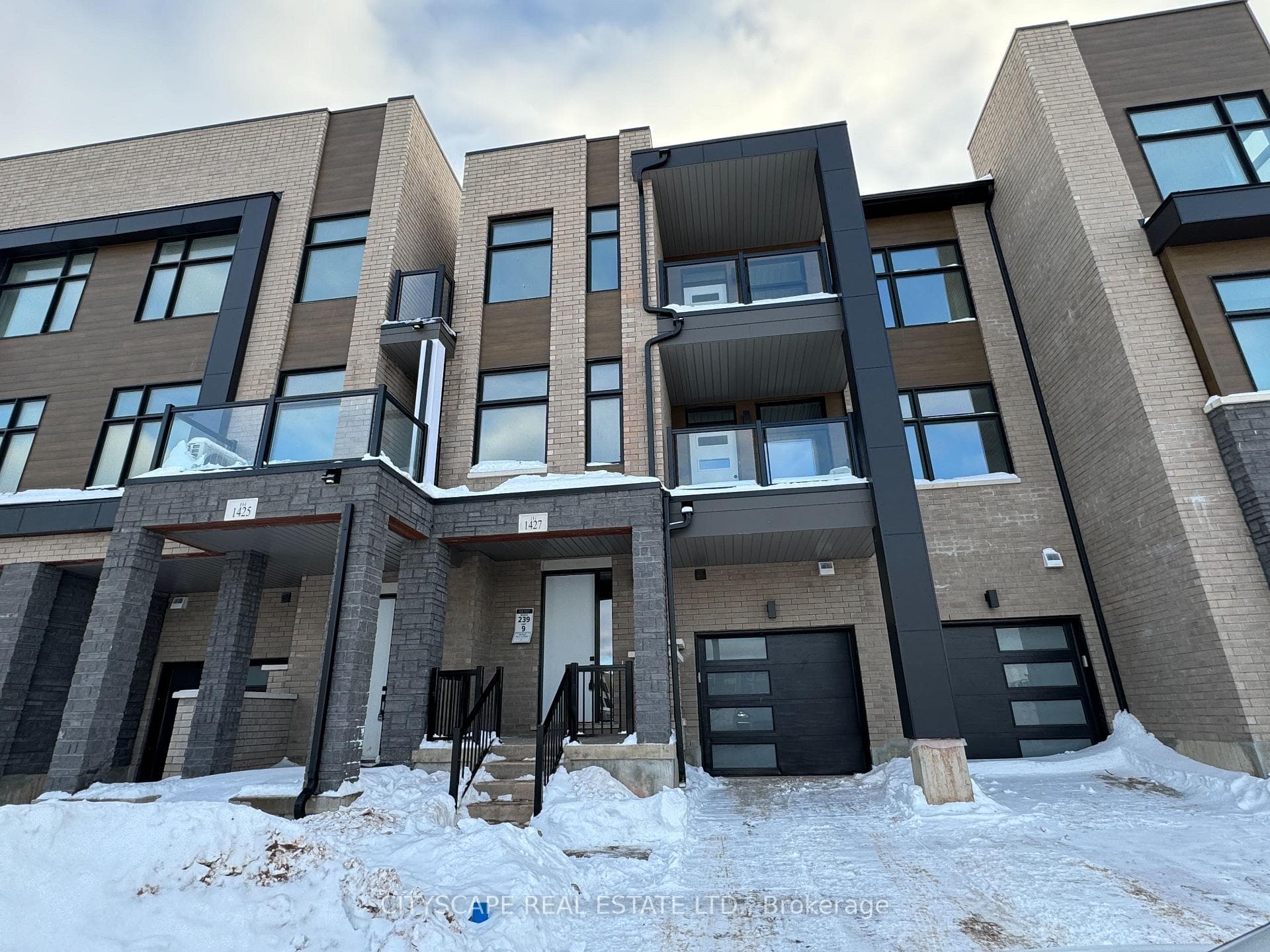 1427 Courtleigh Trail photo 1