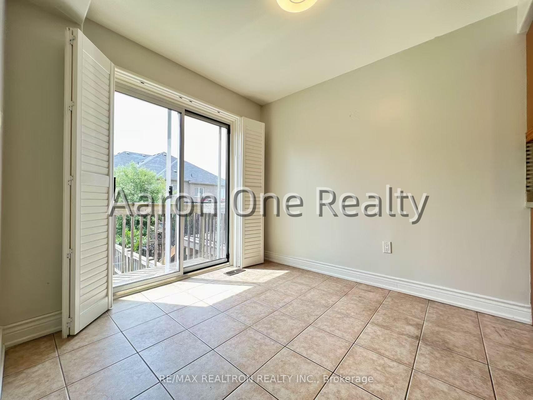 296 Lauderdale Drive photo 9