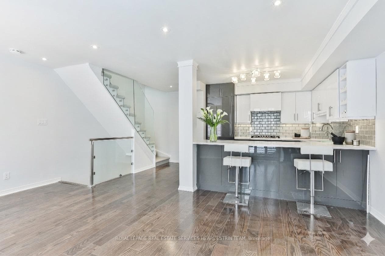 50 Joe Shuster Way Unit 215 photo 3
