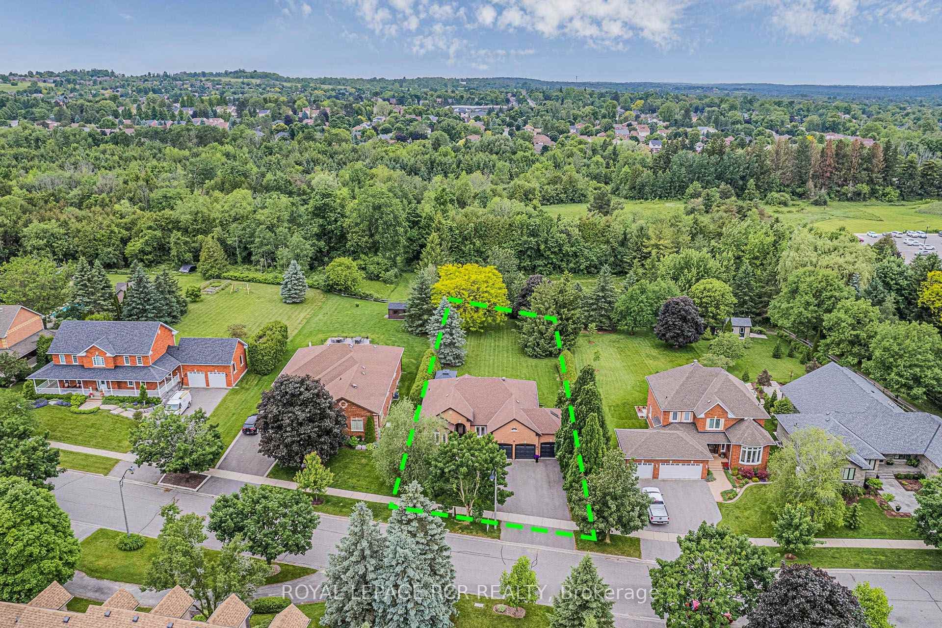 18 Campbell Drive photo 4