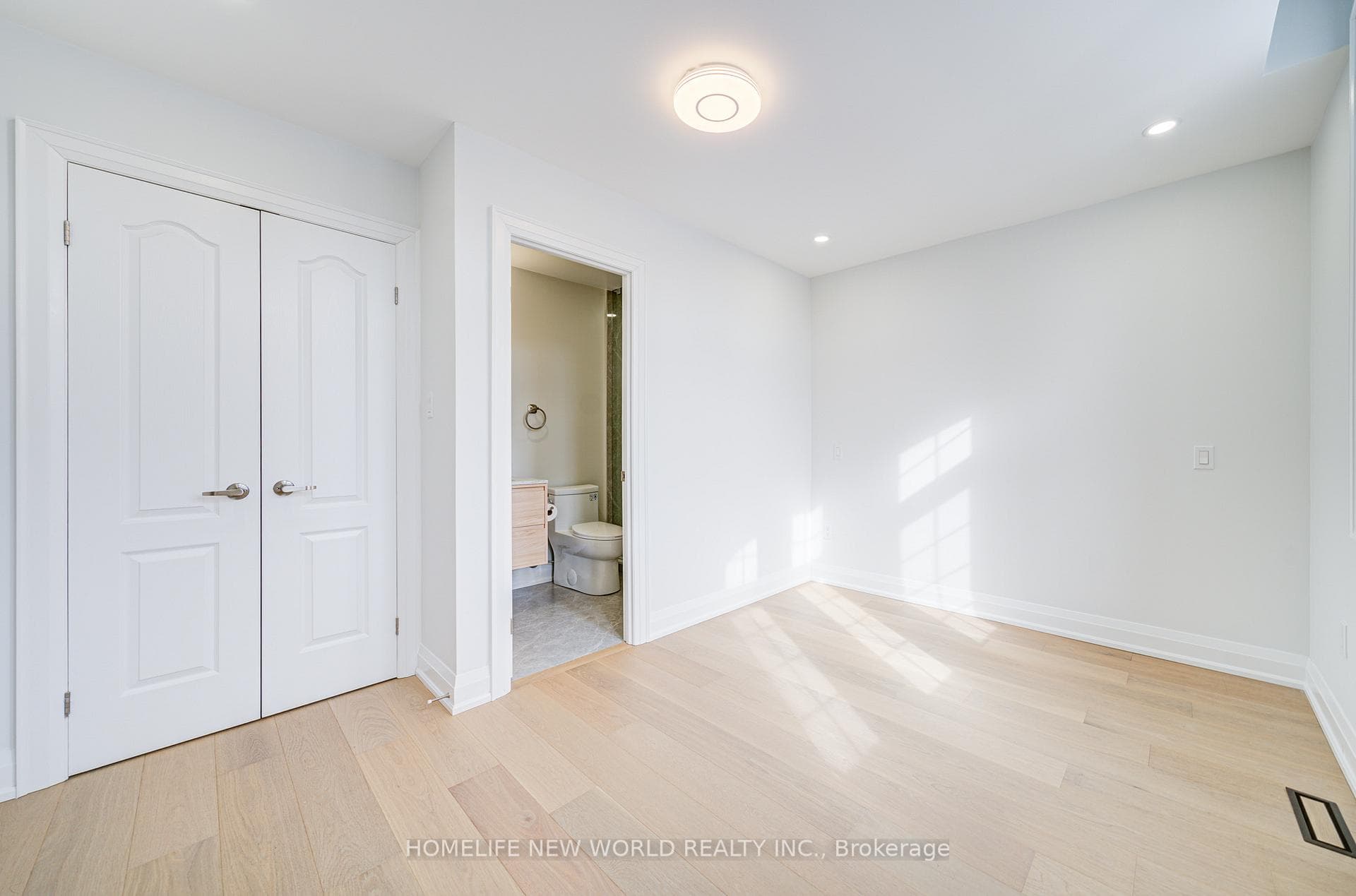202 Everett Street photo 42