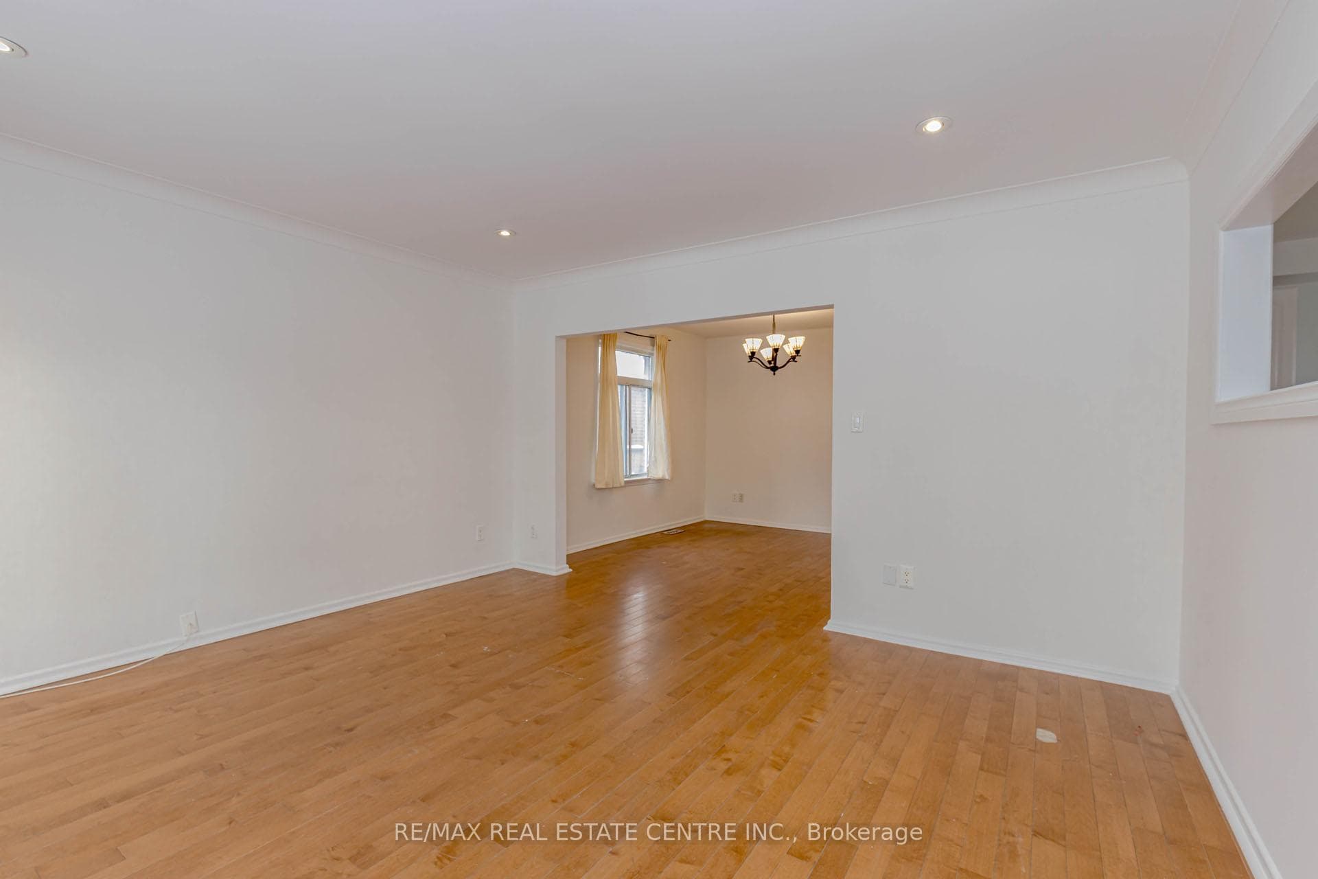 61 Mossbank Drive photo 8