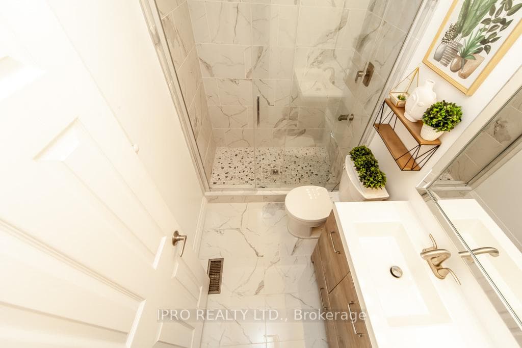 1608 Green Road photo 27