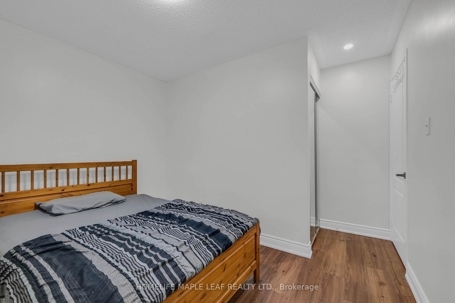 191 Stirling Macgregor Drive photo 20