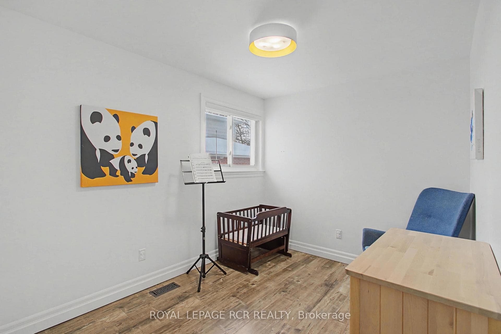 248 Talbot Crescent photo 18