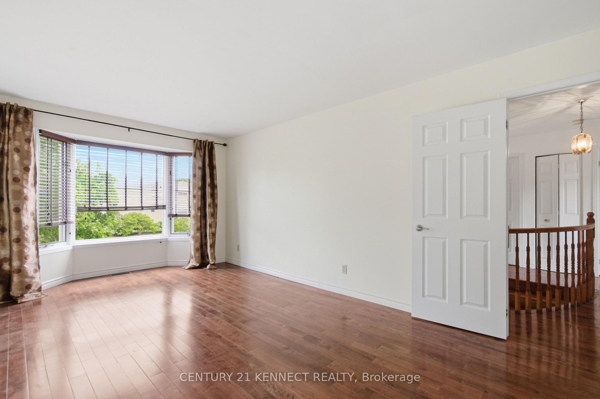 848 Fairlawn Avenue photo 17
