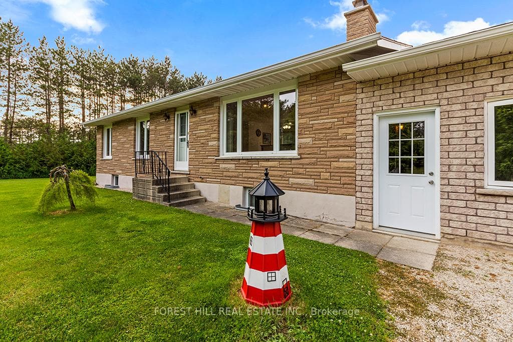 425205 Irish Lake Road photo 5
