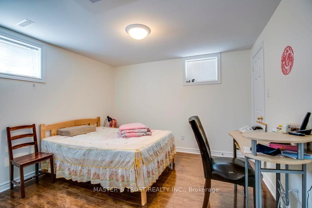 626 Society Crescent photo 28