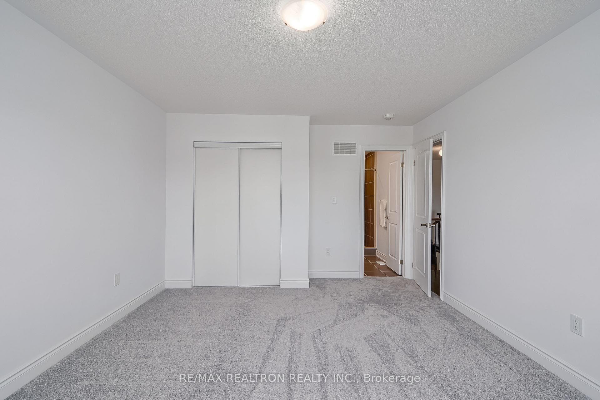 19 Middleton Drive photo 30