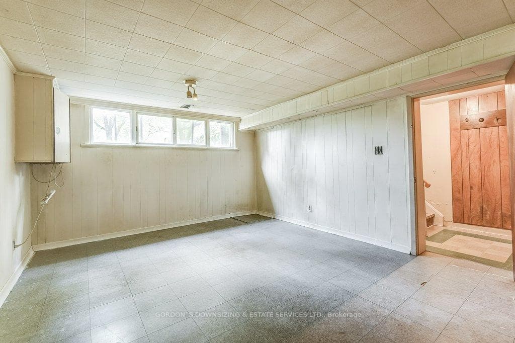 97 Mc Roberts Avenue photo 34