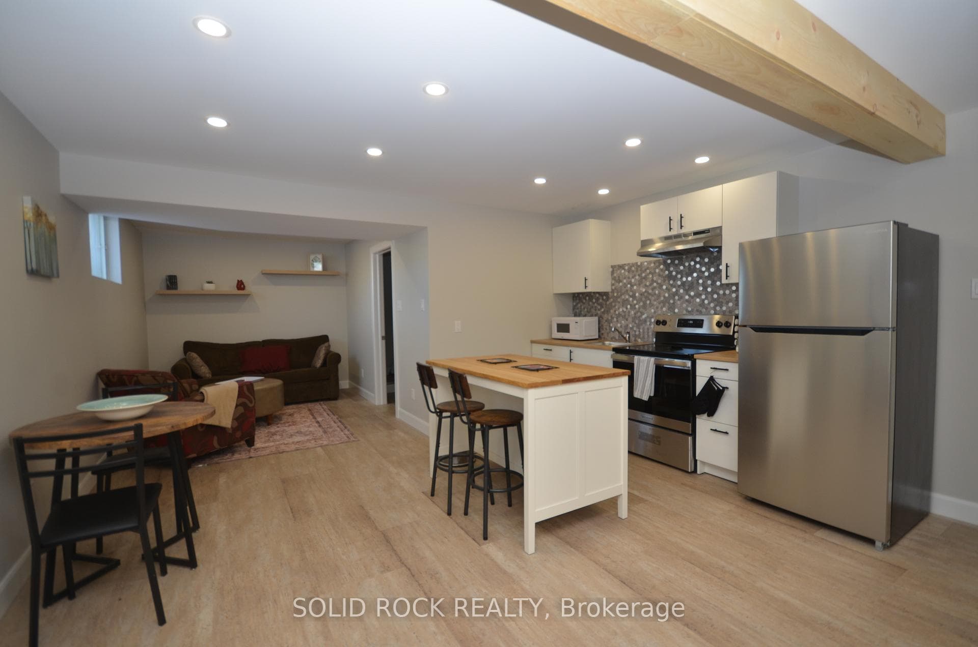 1441 Edgecliffe Avenue Unit B photo 10