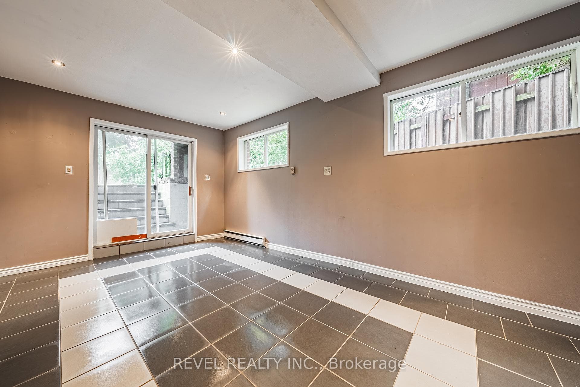 80 Blackthorn Lane photo 25