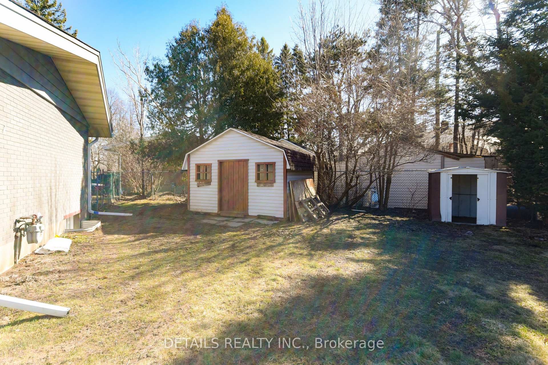 2176 Lambeth - Storage Shed