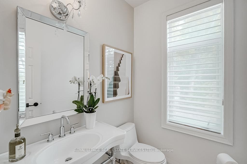 128 Morden Road Unit 2 photo 5