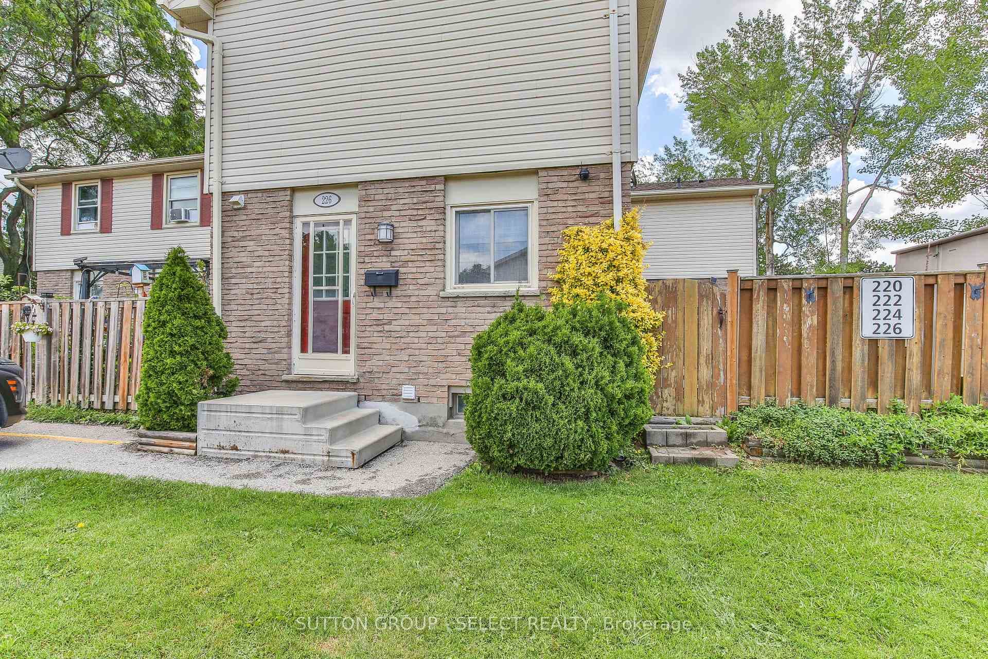 230 Clarke Road Unit 226 photo 3