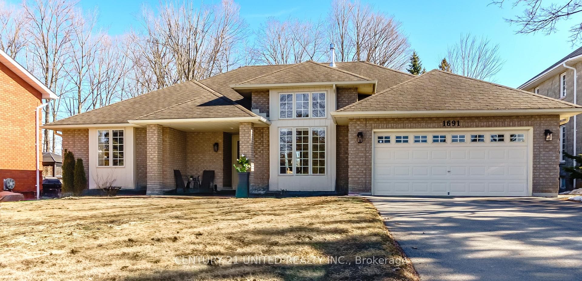 1691 Forster Avenue photo 1