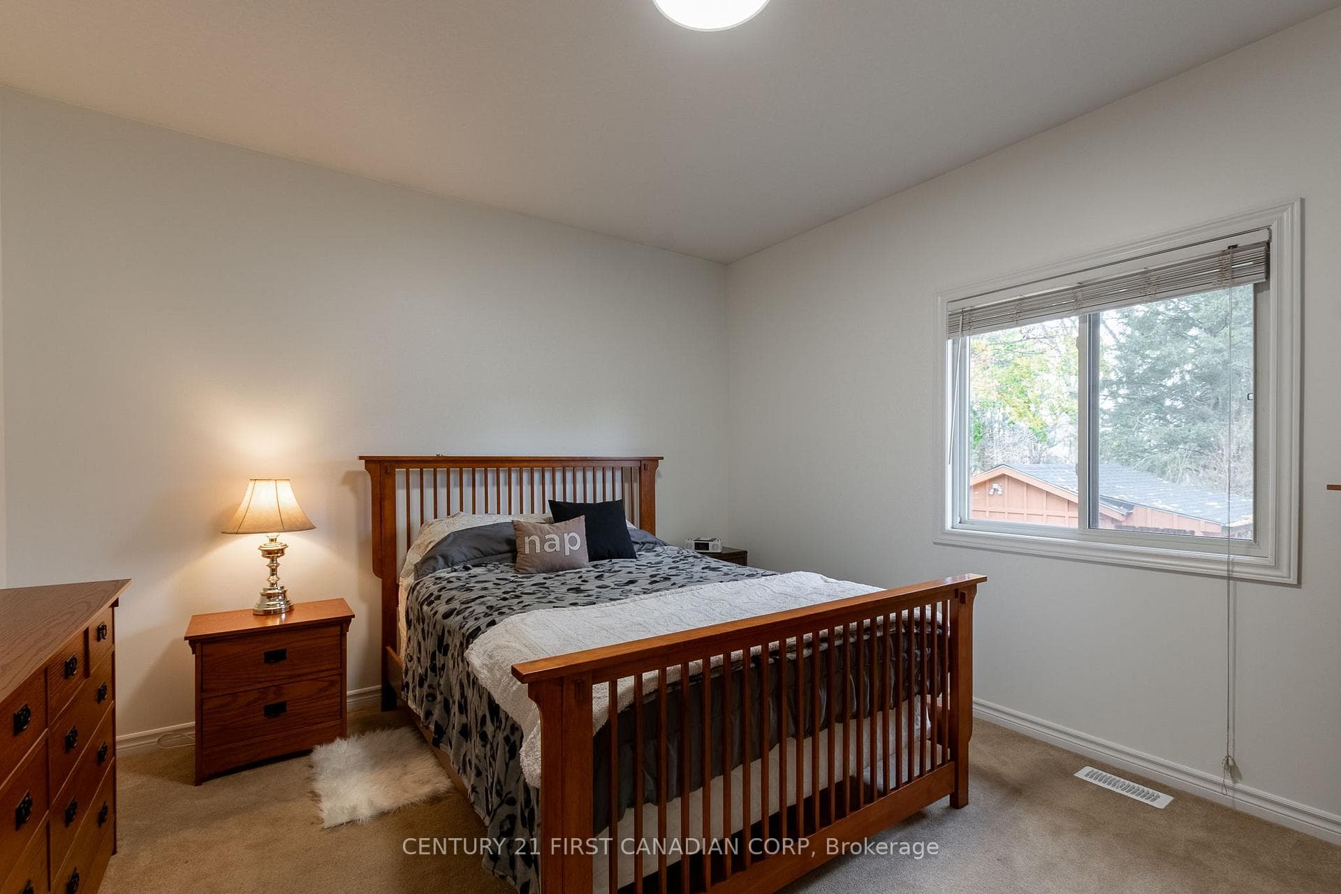 109 Princess Avenue photo 16