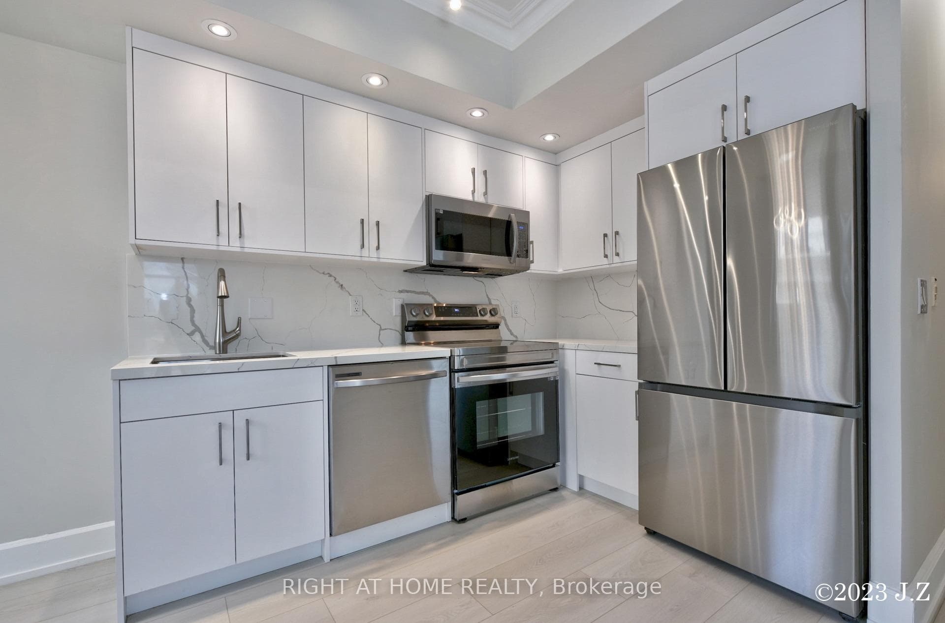 650 Sheppard Avenue Unit PH15 photo 7