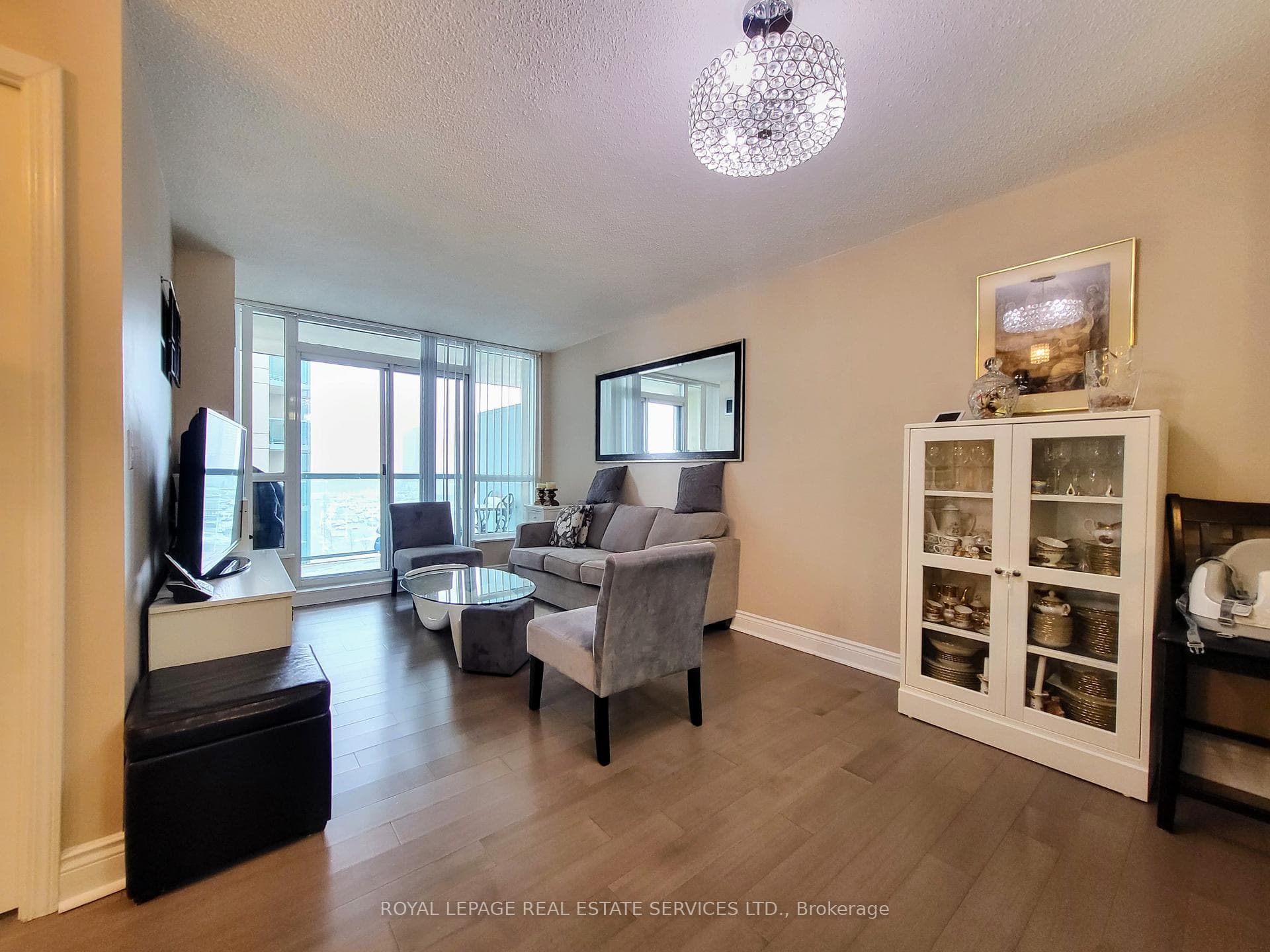 2565 Erin Centre Boulevard Unit 904 photo 6