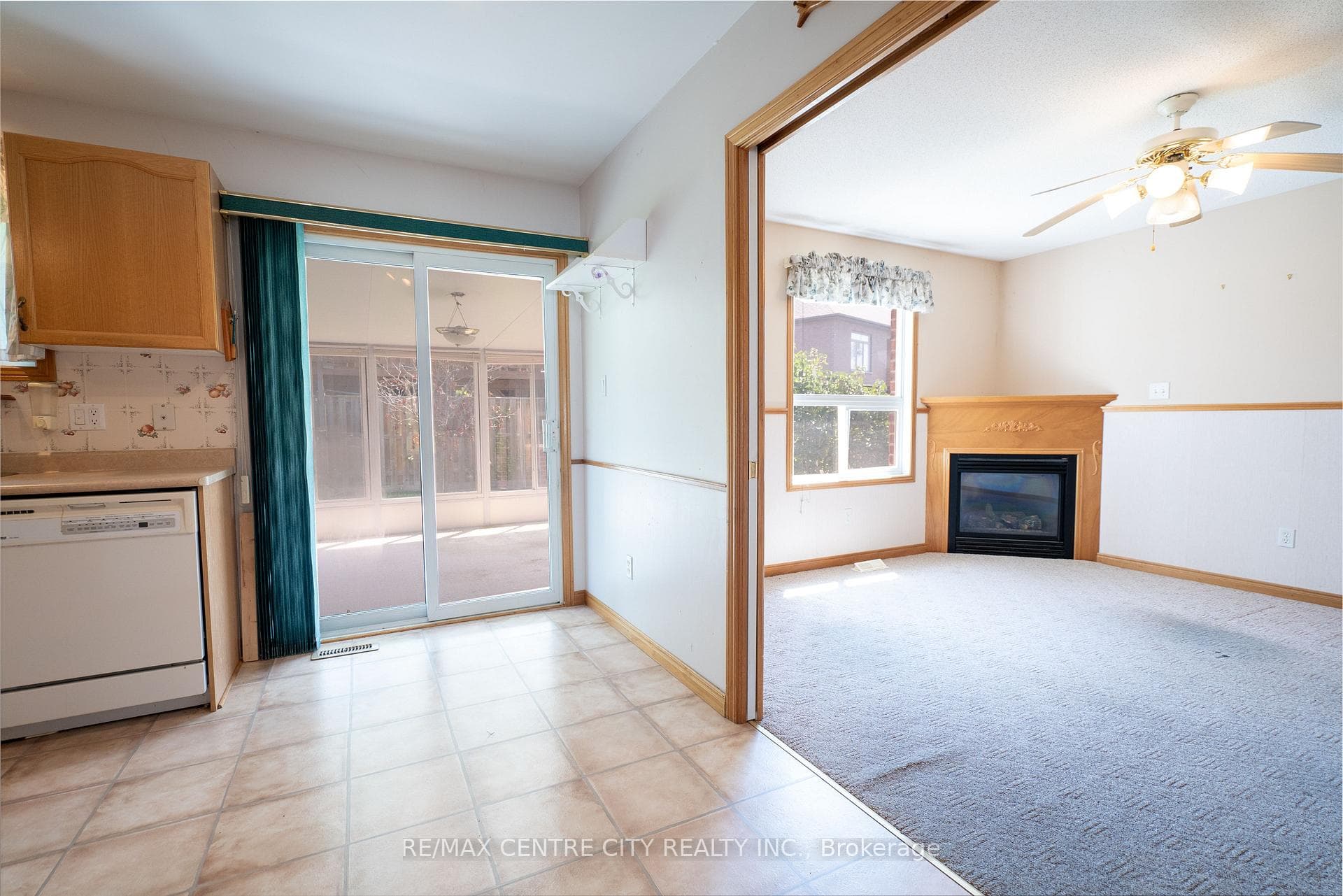 547 Agnes Drive photo 20