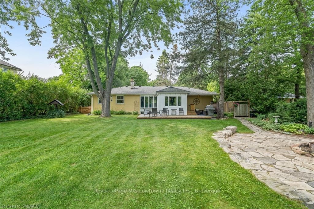 3 YORK Lane photo 28
