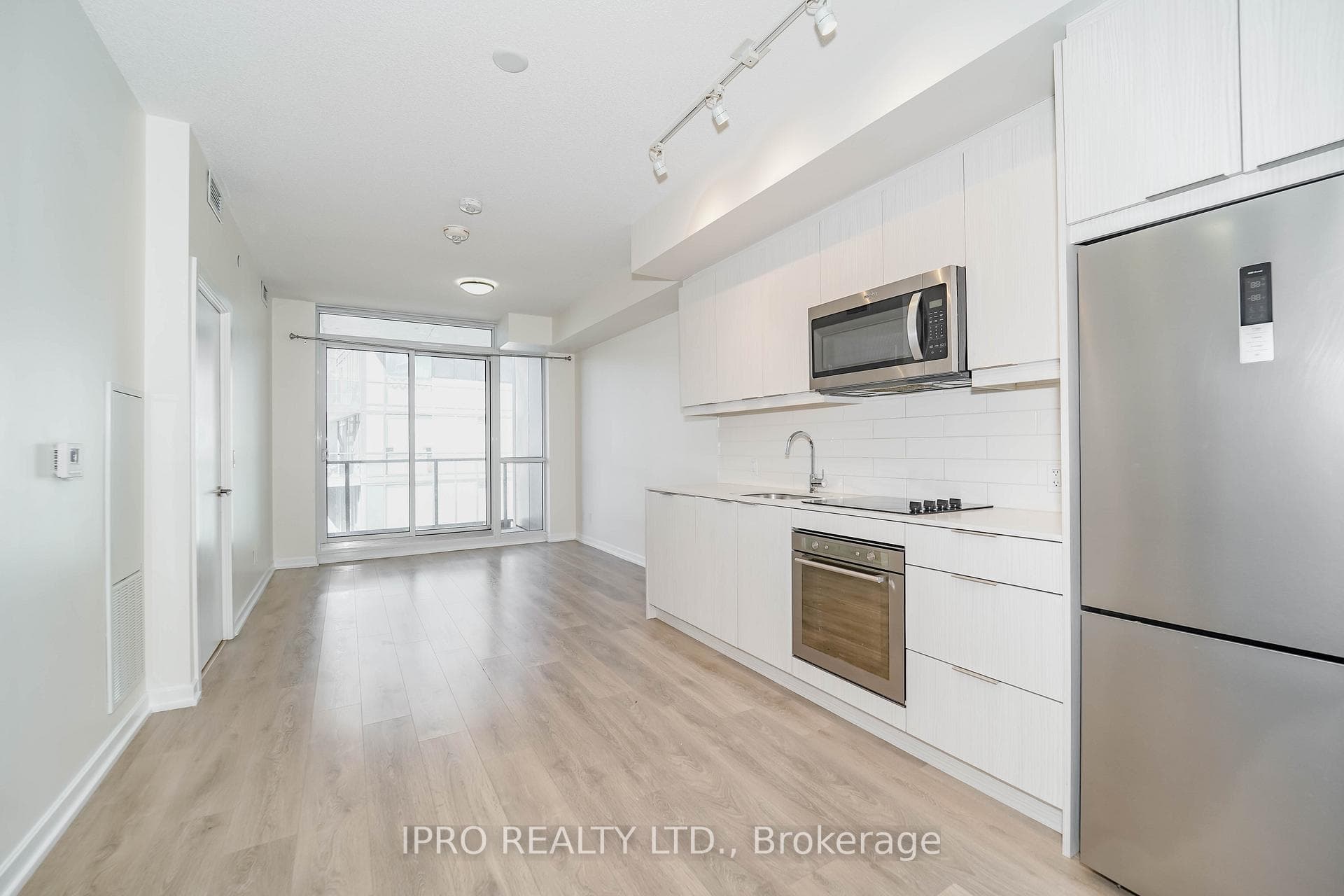 32 Forest Manor Road Unit 407 photo 17