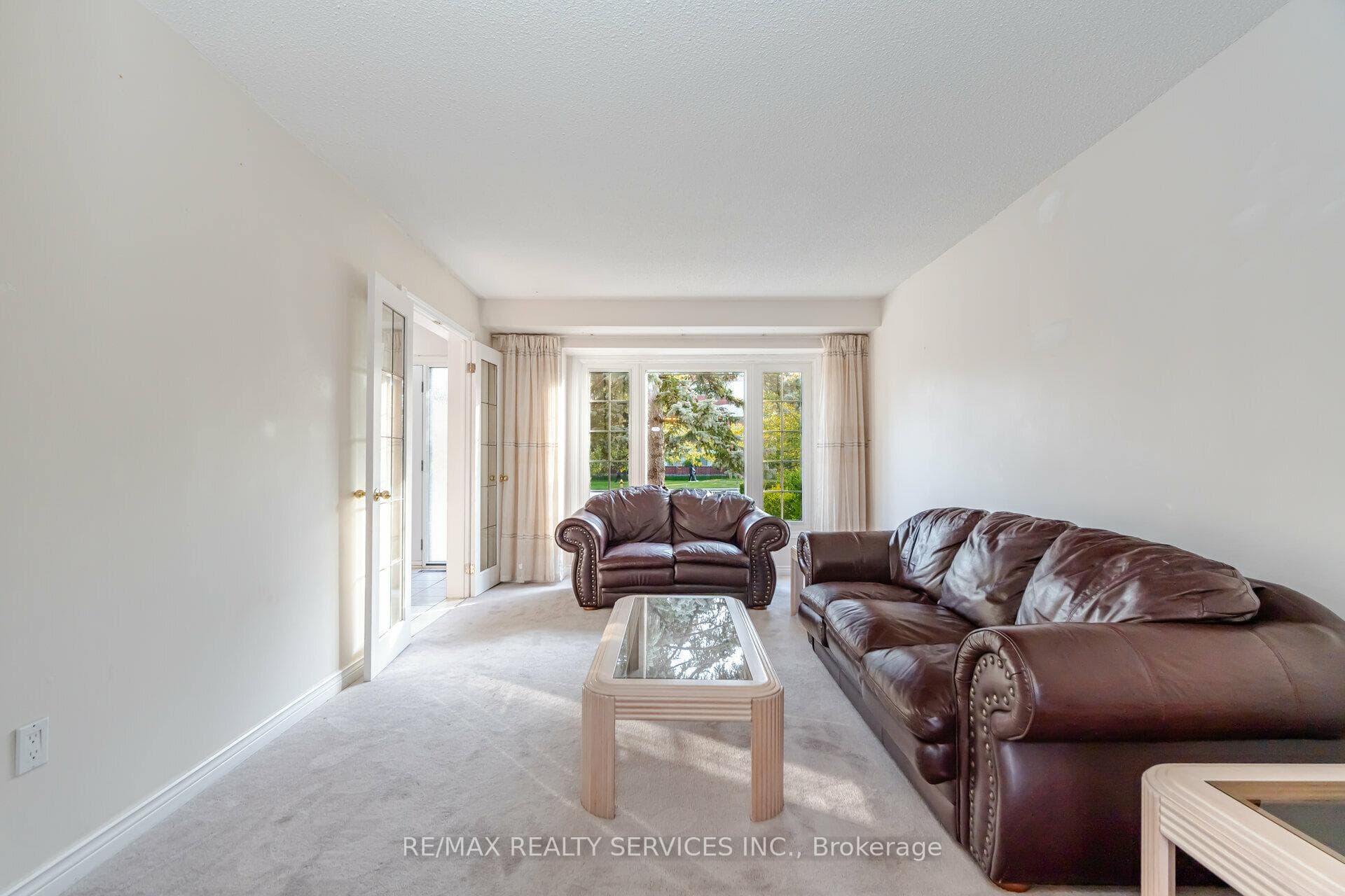 11752 Sheppard Avenue photo 6