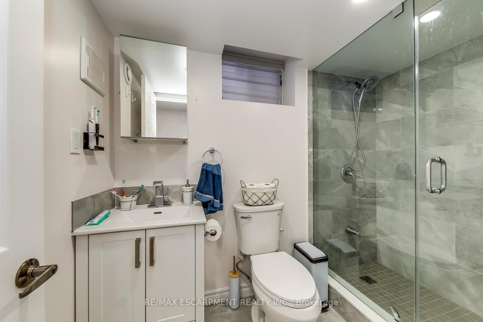 258 Humphrey Street photo 42