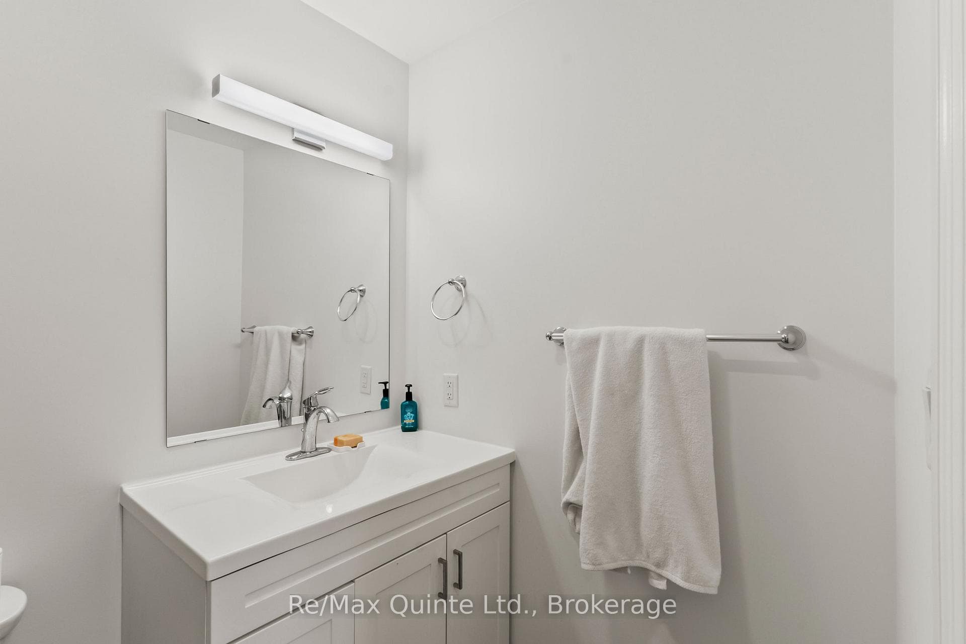 107 Buchanan Avenue photo 26