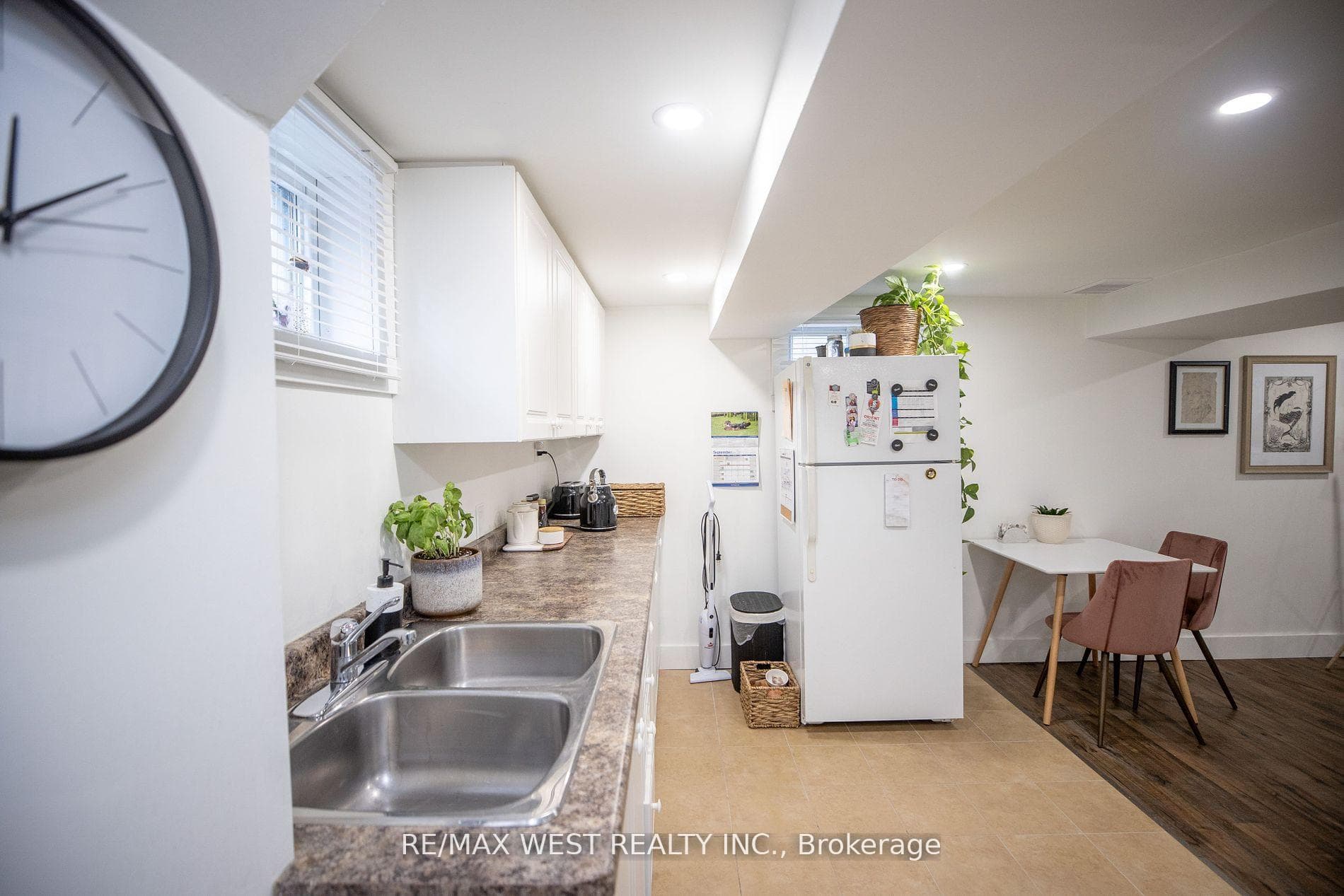 93 Peel Street Unit 2 photo 8