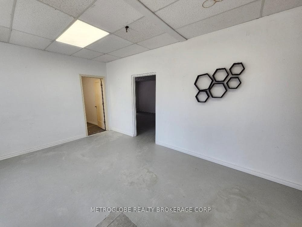 100 Melford Drive Unit 1 photo 3